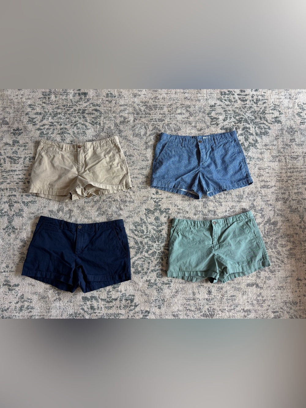 GAP Women's Tan Chino Shorts - Picture 4 of 4